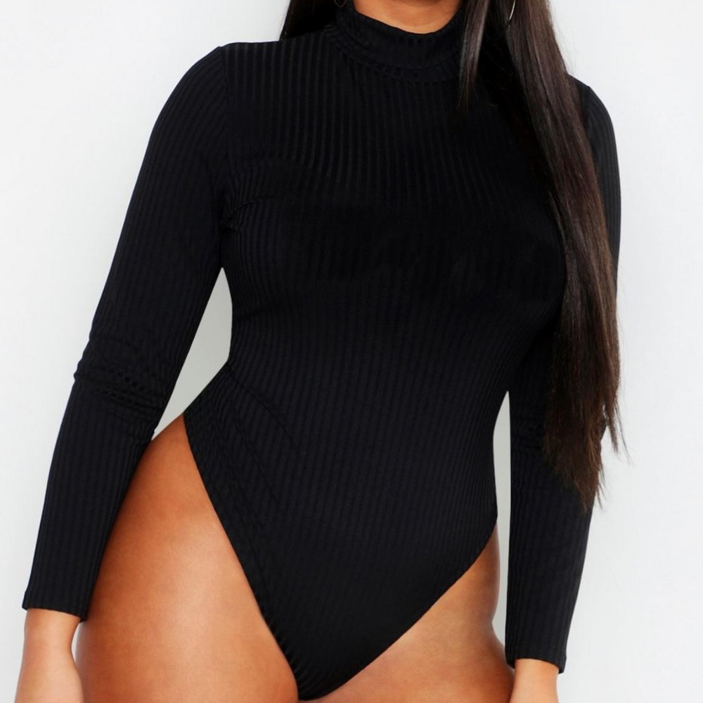 NWT Boohoo black bodysuit